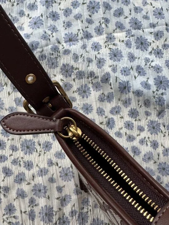 Coach Hamptons Signature Hobo Shoulder Bag - Picture 5 of 10